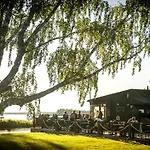 Hotel Petaeys Tyrväntö