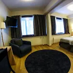 Petaeys Hotel Tyrväntö