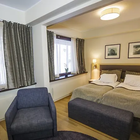 Petays Hotel Tyrvanto